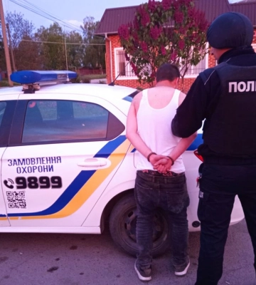 На Черкащині поліцейські охорони не дали чоловіку пограбувати магазин