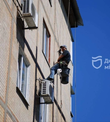 У Дніпрі продовжується ремонт під&amp;#039;їздів та панельних швів