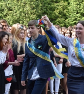 Розказали, скільки цьогоріч 11-класників випуститься з луцьких шкіл
