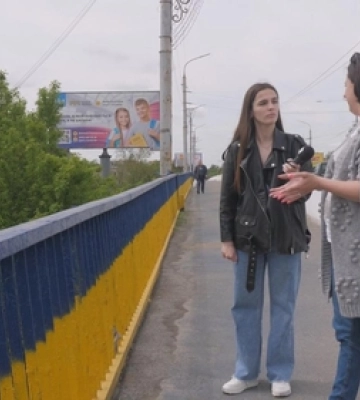 У Луцьку 15-річна дівчина хотіла стрибнути з мосту (відео)