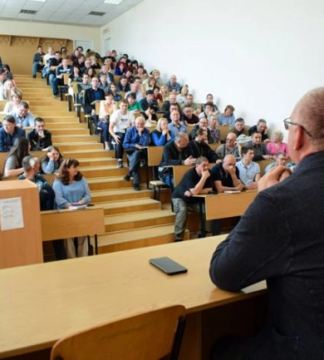 В Мелитополе студентам промывал мозги полковник ФСБ и автор лженауки в одном лице 