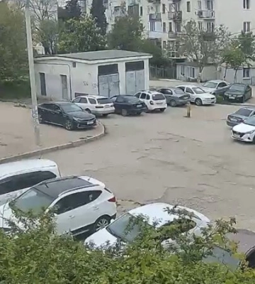 Біля кримського аеродрому Бельбек пролунали сильні вибухи — відео