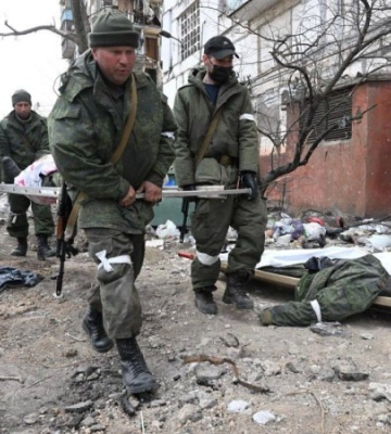 На окупованому Запоріжжі російські загарбники розмістили у школі військовий шпиталь