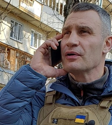 Унаслідок потрапляння уламків БПЛА виникла пожежа в Солом’янському районі Києва, - Кличко