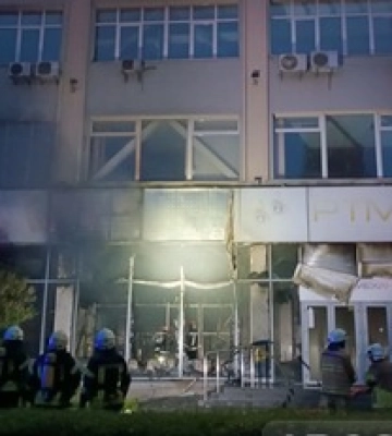 Пожежу в Солом’янському районі ліквідовано: фото з місця падіння уламків ворожого дрона