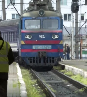 Обстріляний російськими військовими потяг «Херсон-Львів» прибув у місце призначення (відео)