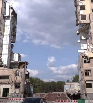 Мешканці постраждалого будинку на Перемозі зустрілися з представниками влади Дніпра