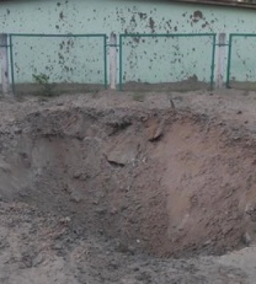 Одна з ракет впала поруч з дитсадком: з&#039;явились фото &quot;прильотів&quot; в Києві та Одесі