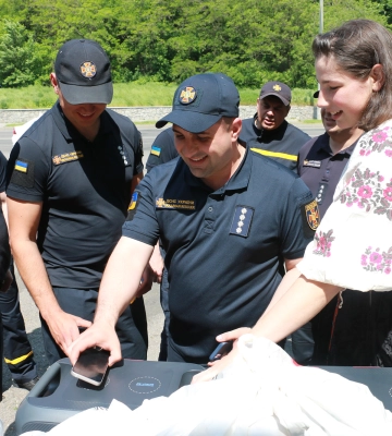 ДСНС отримали зарядні станції від Мальтійської служби допомоги