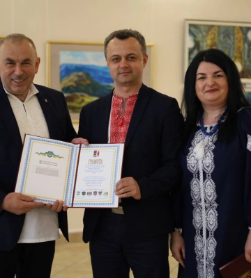 Закарпатська обласна рада з нагоди професійного свята відзначила колектив обласного музею архітектури та побуту