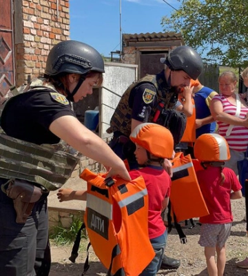 У Запорізькій області з прифронтового села евакуювали родину з сімома дітьми