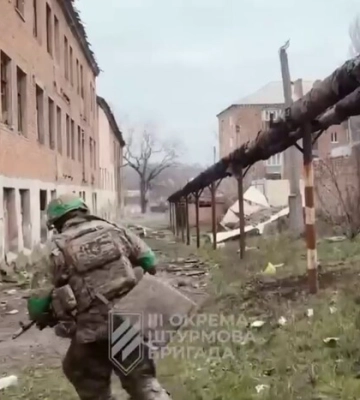 Українські воїни опублікували унікальні кадри боїв у Бахмуті (відео)