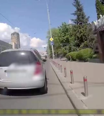 В Киеве водитель под наркотиками пытался скрыться от полиции: в салоне находился мальчик