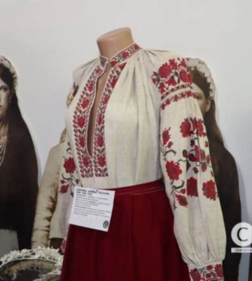 У Кропивницькому охочих вчили старовинним технікам вишивки (фоторепортаж)