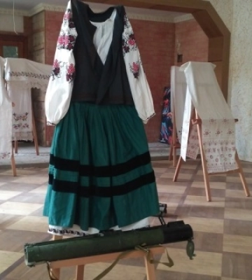 У Чернівцях відкрили виставку врятованих на фронті вишиванок