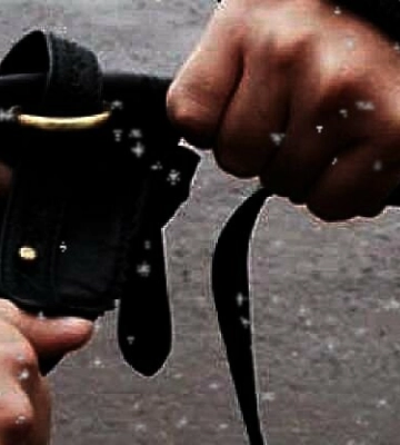 Спіймали по &quot;гарячим слідам&quot;: В Одесі затримали зловмисника, який пограбував чоловіка