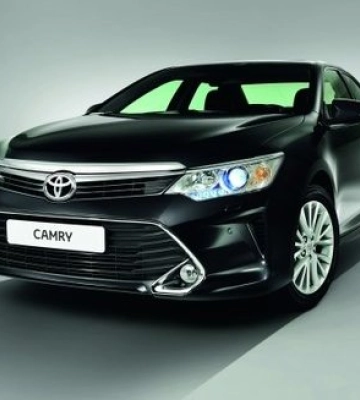 Кличка закликали скасувати закупівлю автомобілів Toyota Camry для чиновників