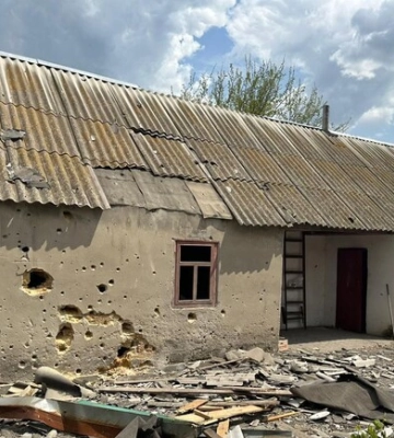Намагалися врятувати корову: у Запорізькій області під час обстрілу поранено батька з сином