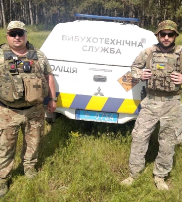 Вибухотехніки поліції Рівненщини допомогли чоловіку, який підірвався на міні (ВІДЕО)