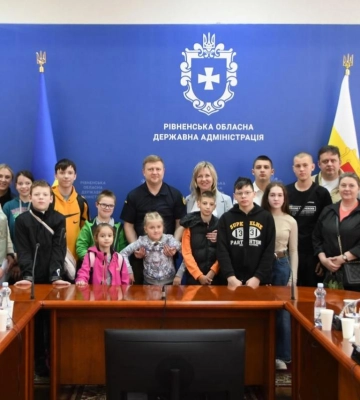 15 учнів центру «Крок» познайомились з роботою Рівненської ОДА (ФОТО)
