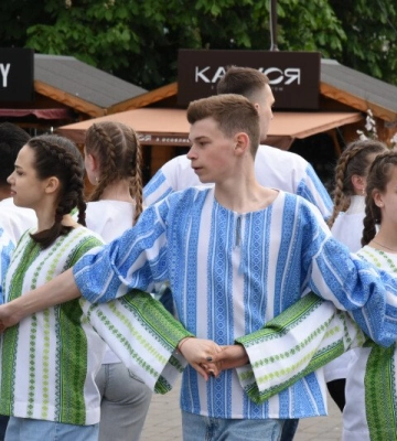 Волинські патрульні змінили форму на вишиванки