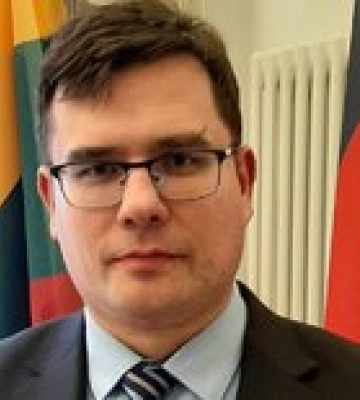 Живой щит от ВСУ: РФ свозит в Крым иностранных детей – литовский депутат