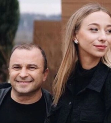 Дружина Павлика емоційно відреагувала на вилучення у чоловіка спецперепустки «для обраних»