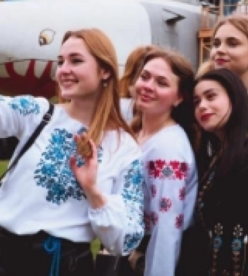 У ВНУ під час благодійного фотомарафону до Дня вишиванки збирали кошти на квадрокоптер для захисників