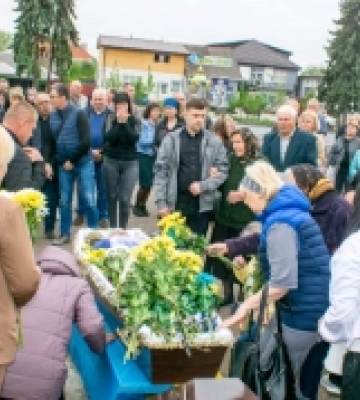 Дубенчани попрощалися з воїном Василем Влащуком