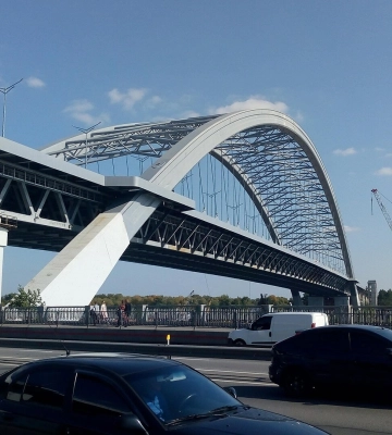 Строительство Подольского моста: АМКУ выиграл суд против подрядчиков по 183 млн грн штрафа