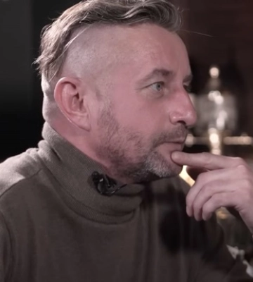 &quot;Дуже фальшиво&quot;. Сергій Жадан про українські пісні війни