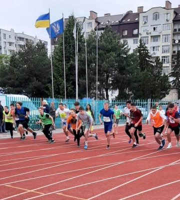 В Ужгороді відбулася легкоатлетична естафета серед учнівської молоді