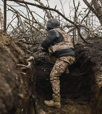 Він пройшов Маріуполь, Лисичанськ і Херсон: дружина воїна з Черкащини збирає кошти на пікап