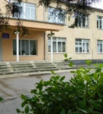 У сьомій школі Мукачева провели аварійний ремонт спортивної зали