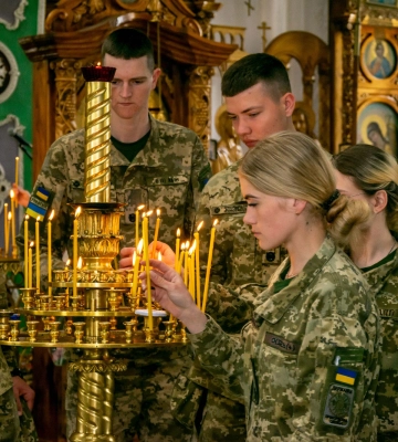 Молебень за нескорених Азовсталі: прикордонники молилися за повернення полонених та світлу пам&#039;ять полеглих героїв