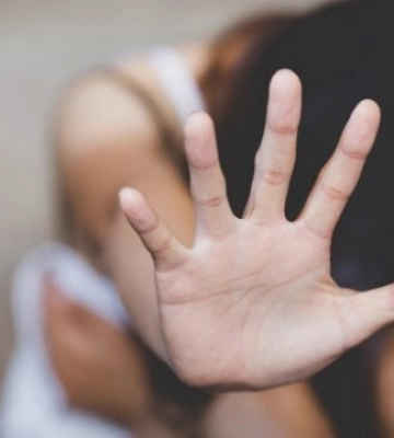 Дівчина з Березнівщини заявляє, що її зґвалтували односельці