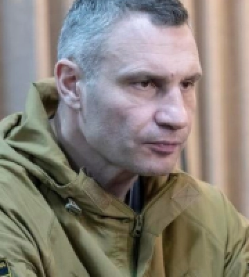Кличко відповів на петицію, що вимагає забрати земельні ділянки у “московського патріархату”
