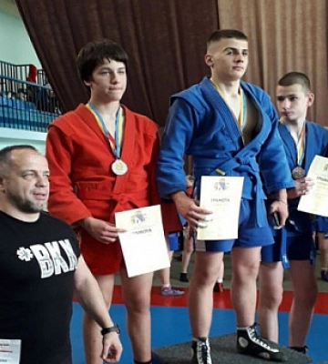 Криворізькі спортсмени вибороли сім медалей на змаганнях з самбо
