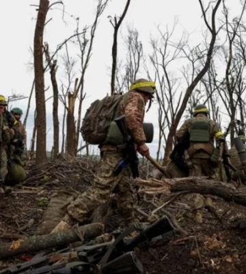 ЗСУ утримують у Бахмуті рубежі району &quot;Літак&quot;: ворог перетворює місто на попіл, – Маляр