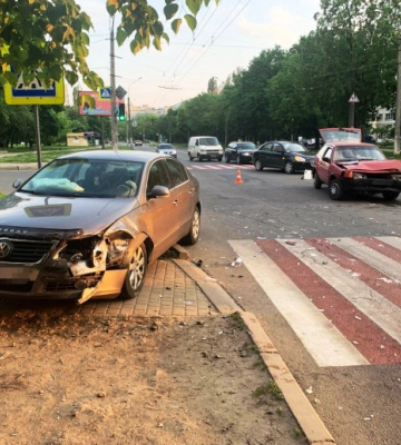 Через ДТП в Харкові постраждали чотири дитини
