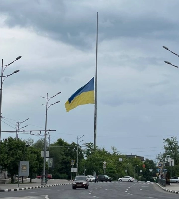 В Харькове приспустили государственный флаг