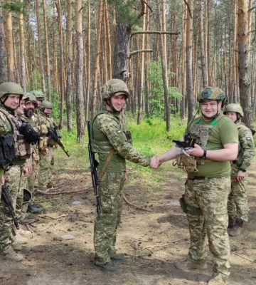 Підрозділами Волинської бригади тероборони мандрує виставка дитячих малюнків
