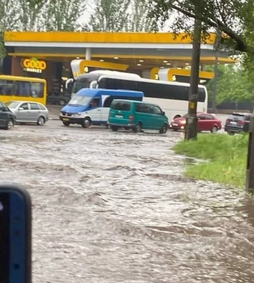 Дніпро затопило після сильної зливи (Фото/Відео)