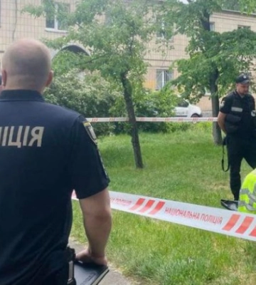 Трагедия в Киеве: из окна многоэтажки выпал 5-летний мальчик