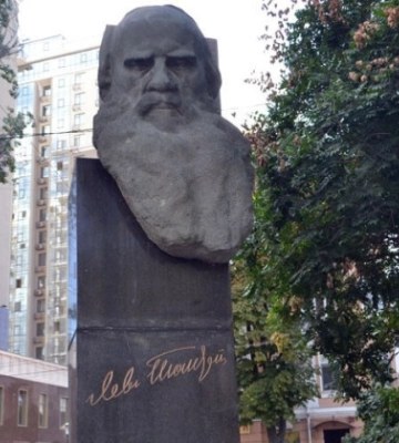 Пам&#039;ятник Толстому в Одесі перенесуть до музею просто неба