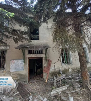Росіяни вдарили по Донеччині: двоє людей загинуло, ще шестеро - поранені (ФОТО)