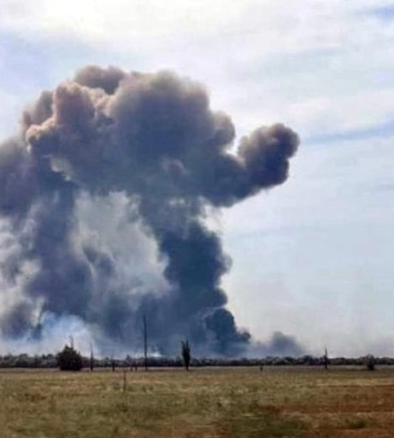 В оккупированном Мариуполе ночью прогремели взрывы: слышали в разных районах города