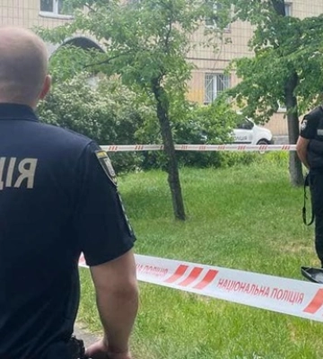 В Киеве мальчик выпал из окна многоэтажки
