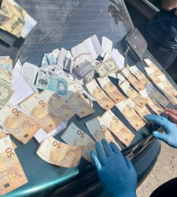 Поліцейські затримали групу "гастролерів", які обікрали помешкання закарпатської родини