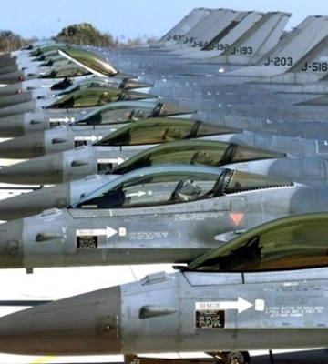Украинцы уже тренируются на F-16 - Боррель